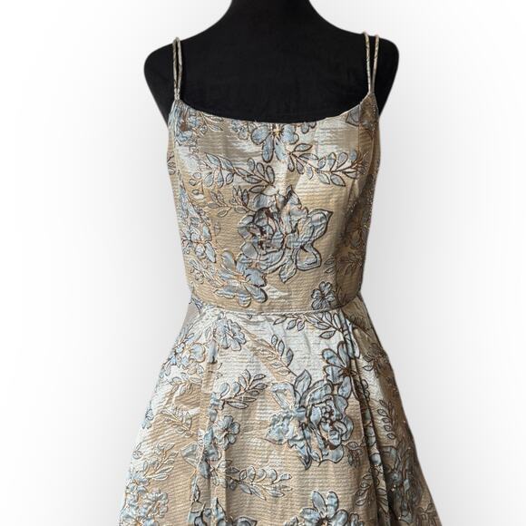 NWT Blondie Nites Juniors Beige Scoop Neck Floral Brocade Formal Ball Gown Sz 7 - Picture 5 of 16